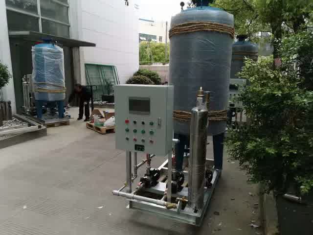 定压补水与真空排气系统水泵数量和备用方式如何配置