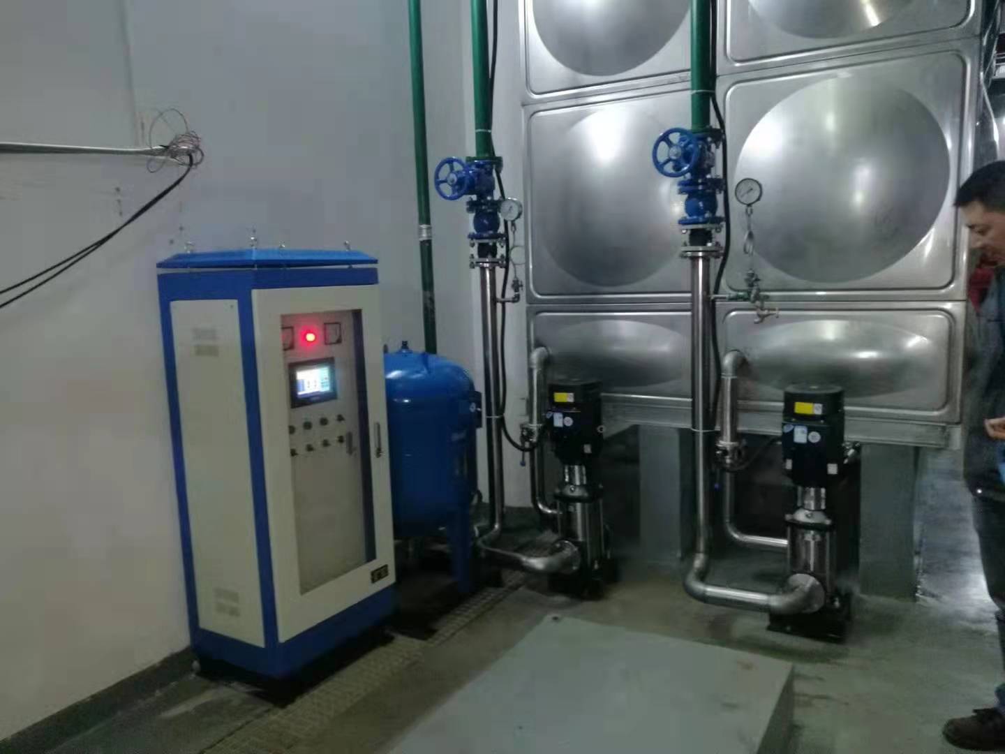 自来水泵更换