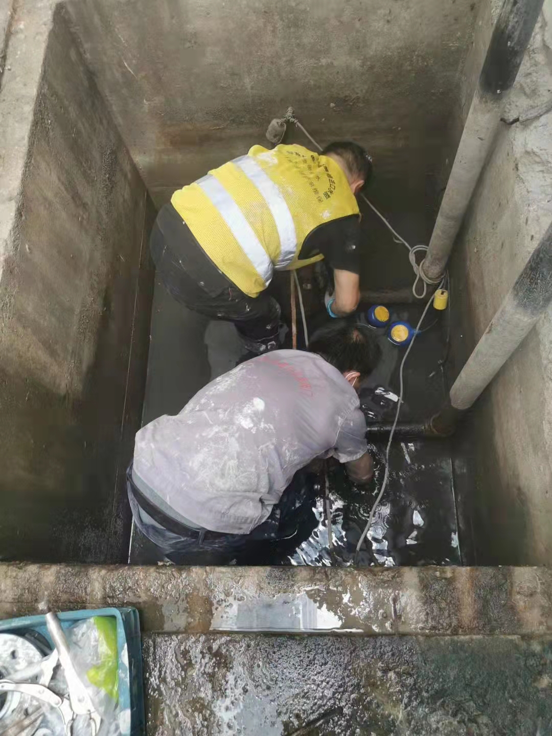 移动松江区办公大楼污水泵更换