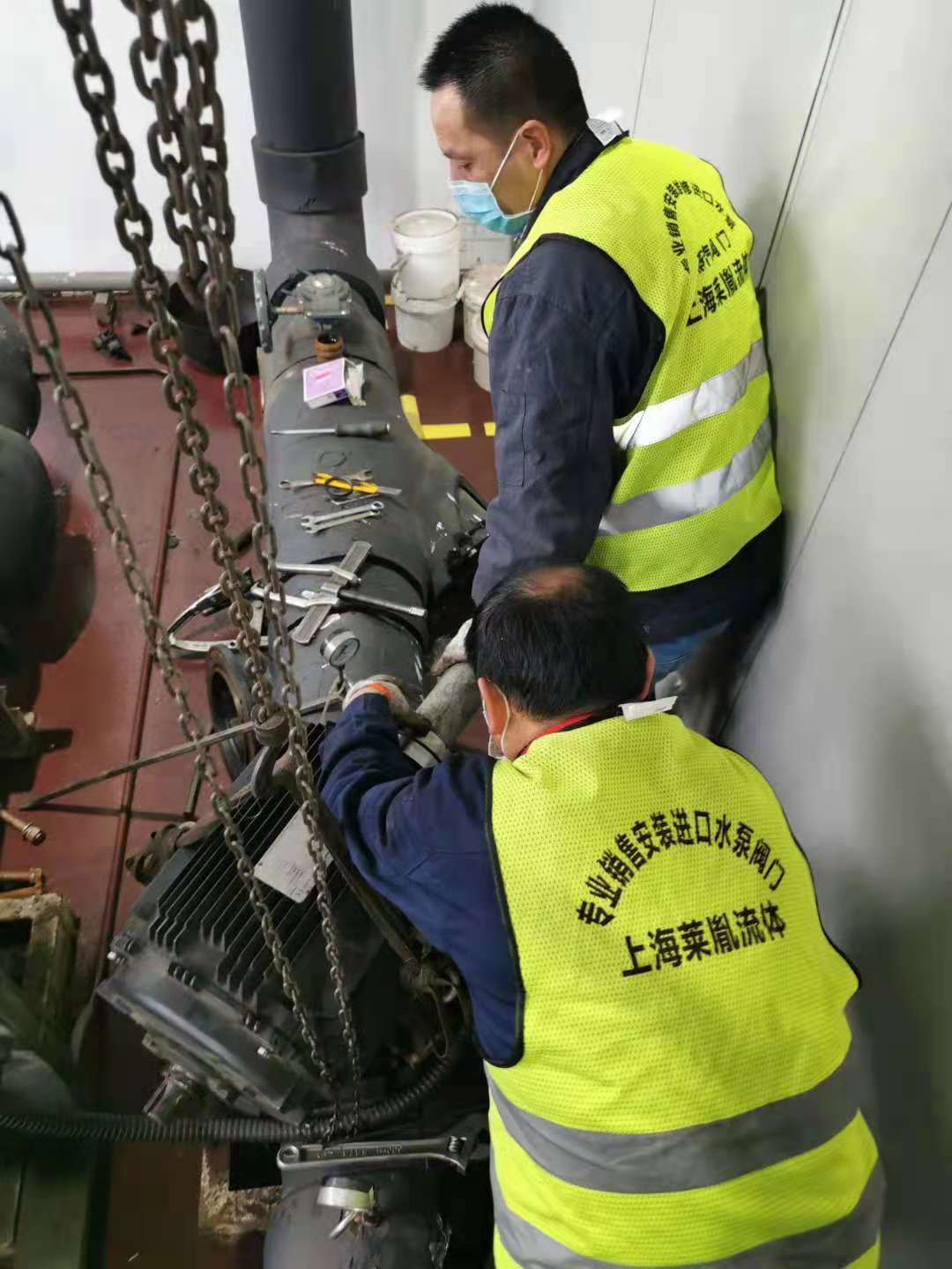 浦东延锋TP空调泵更换