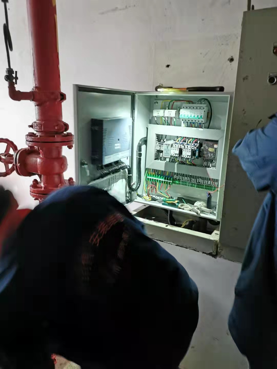 中国移动污水泵控制柜改造后