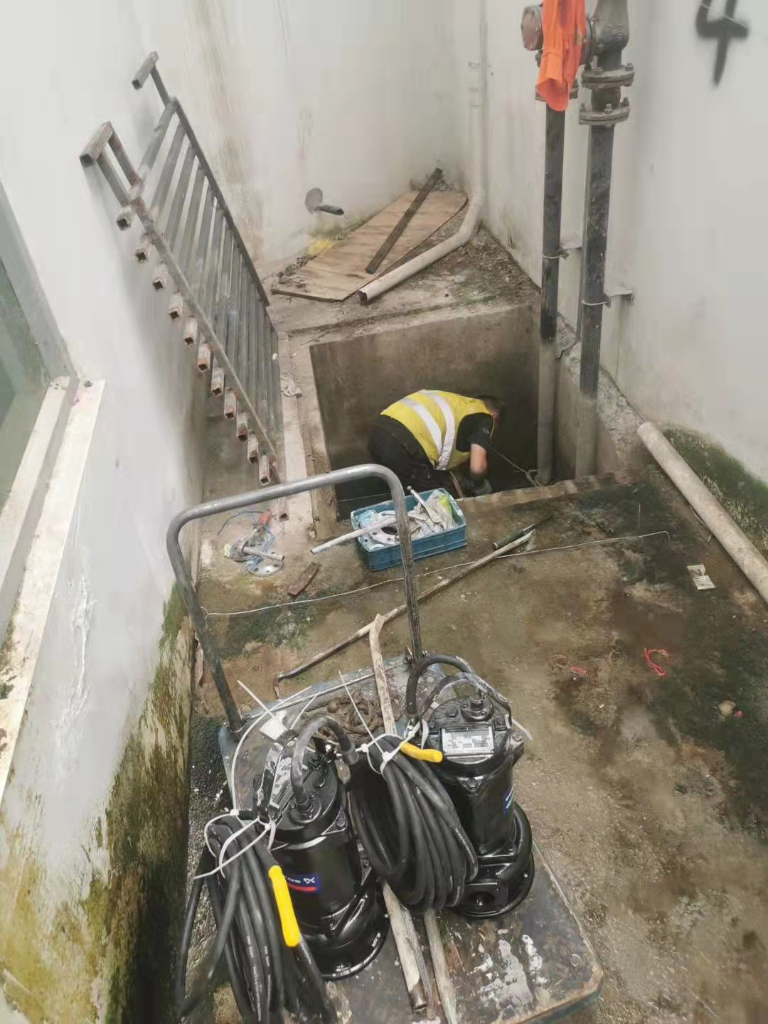 威茨曼研发中心地下室污水泵更换